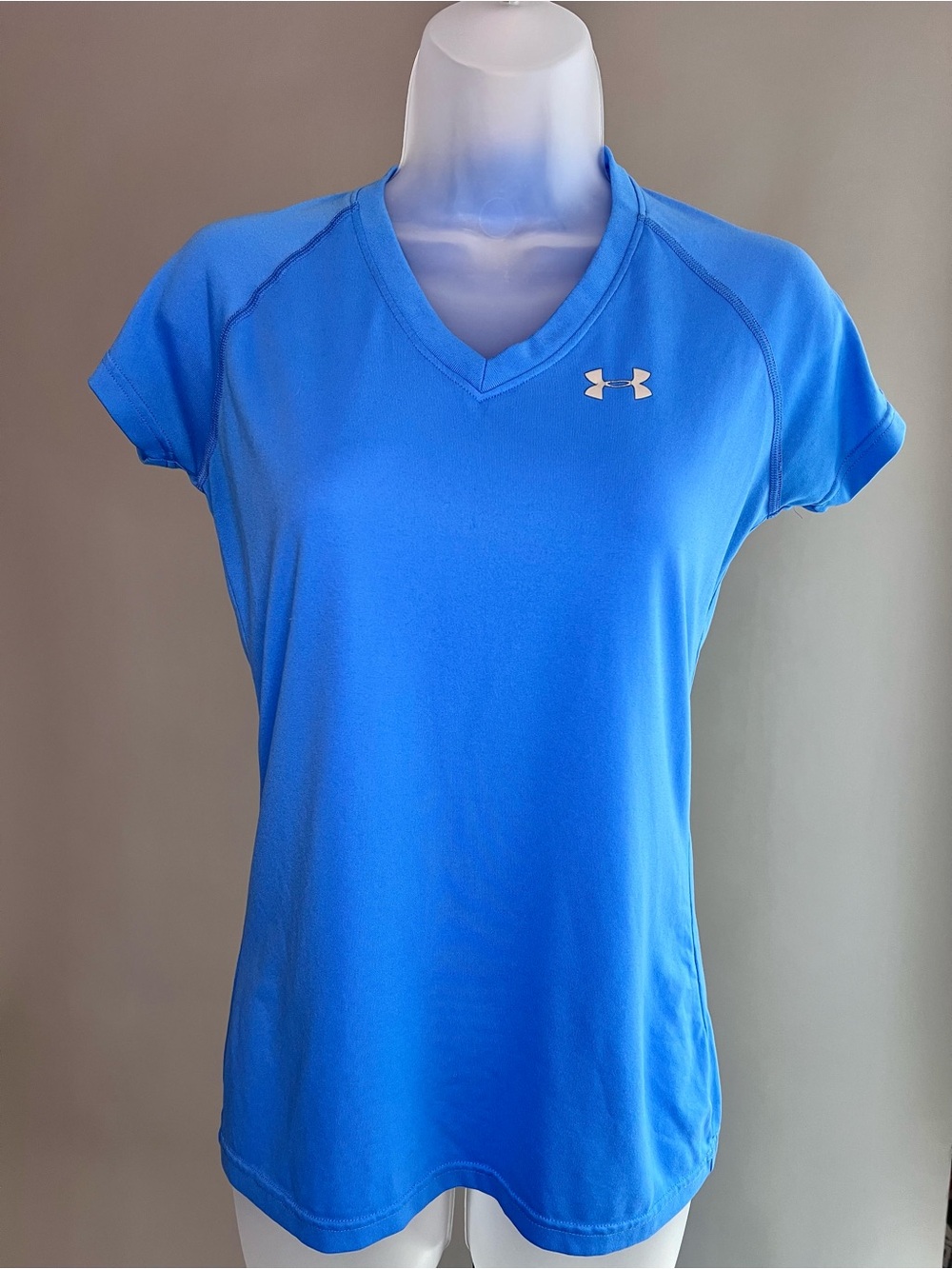 Under Armour Women's Bright Blue V-Neck Short Sleeve Performance Tee
